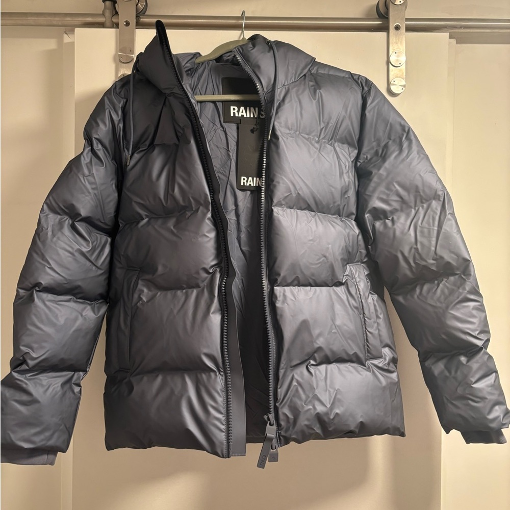 Rains Alta Short Puffer Jacket - Picture 3 of 6